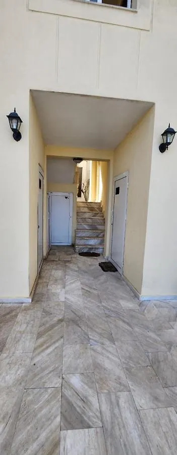 George'S Modern Apartment Nea Plagia
