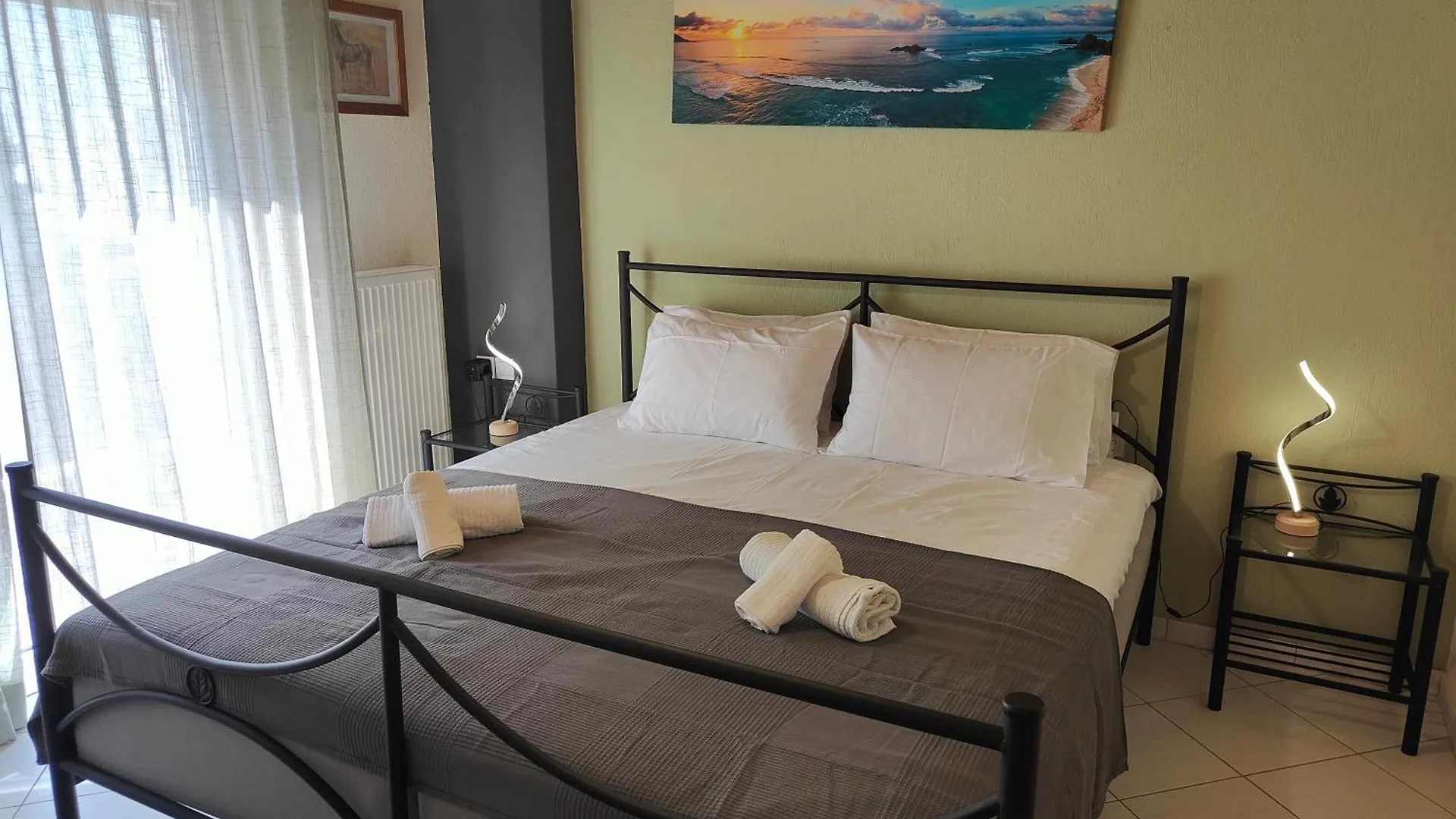 George'S Modern Apartment Nea Plagia